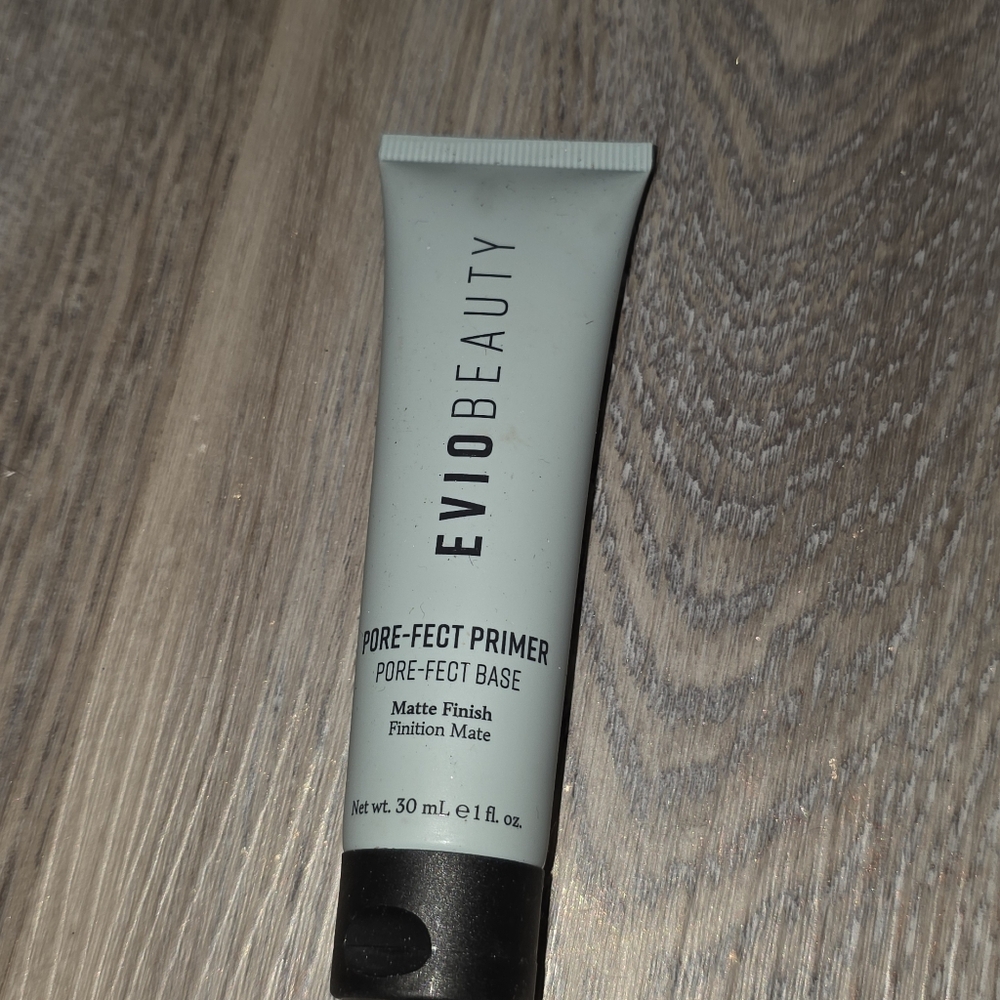 Evio Beauty Pore Perfector Primer
